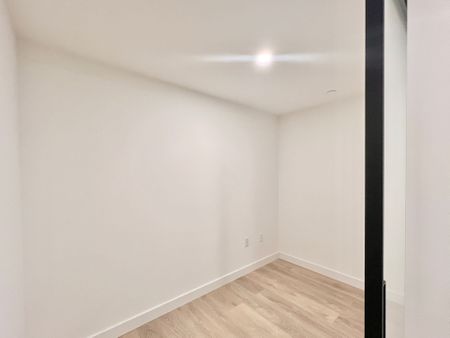 For Lease - 1 Concord Cityplace Way Unit# 902, Toronto, Ontario - Photo 4