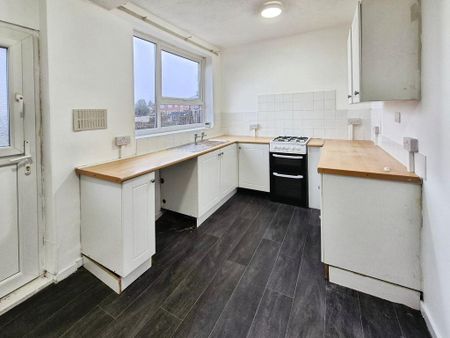 2 bedroom semi-detached house to rent - Photo 5