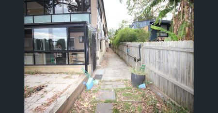 Furnished Air Conditioned Backyard Flat in Quiet Street Near Ngarala Public School - Photo 2