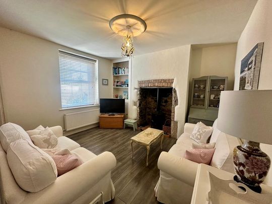 2 bedroom cottage to rent - Photo 1