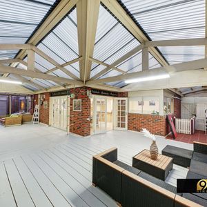 FAMILY HOME FOR LEASE - Photo 2