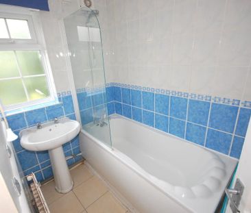 3 bedroom end of terrace house to rent - Photo 6