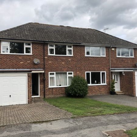 Crawley Down 3 bedroom semi-detached house to rent - Photo 2