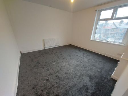 4 bedroom terraced house to rent - Photo 2