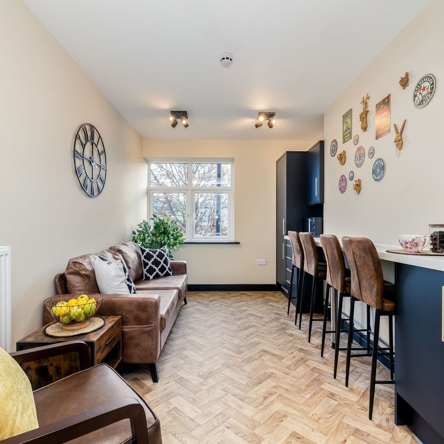 Crown House, Nuneaton, CV11 4BX - Photo 1