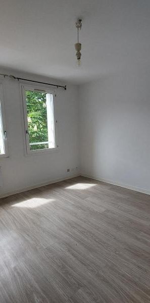Location Appartement 1 pièce 20m² CLERMONT L HERAULT 34800 - Photo 1