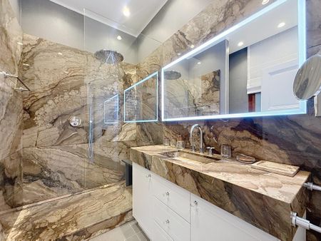 Sublime appartemnent rénové de 6 pièces niché au coeur de la Vieille-Ville - Foto 4