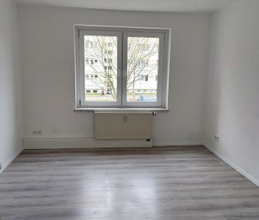 * RENOVIERTE 3-RAUMWOHNUNG zum 01.08.2024 BEZUGSFERTIG * - Foto 2