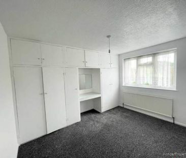 3 bedroom property to rent in Romford - Photo 3