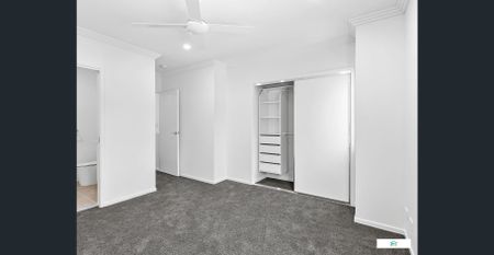 Three Bedroom Townhome, DUCTED A/C, RESORT-POOL - Photo 5