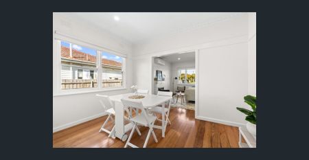 Charming Character with a Modern Touch - Photo 5