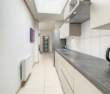 Aangename woning met stadskoer te Gentbrugge! - Photo 1