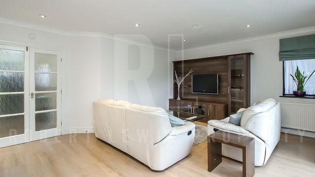 Spacious 2-Bed, 2-Bath Ground Floor Flat with Garden Access & Parking – Christchurch Avenue N12 0DE - Photo 1