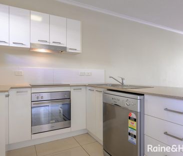Modern Two Bedroom Apartment in Convenient West Gladstone Location - Photo 6