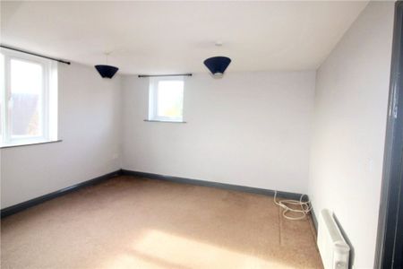 1 Bedroom Flat / Apartment - Station Approach, Romsey - Photo 5