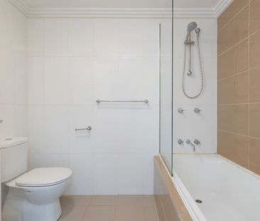 Stylish 1-bedroom apartment with courtyard - Photo 4