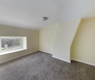 3 bedroom flat to rent - Photo 4