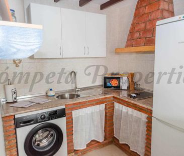 Apartment in Cómpeta, Inland Andalucia at the foot of the mountains - Photo 3