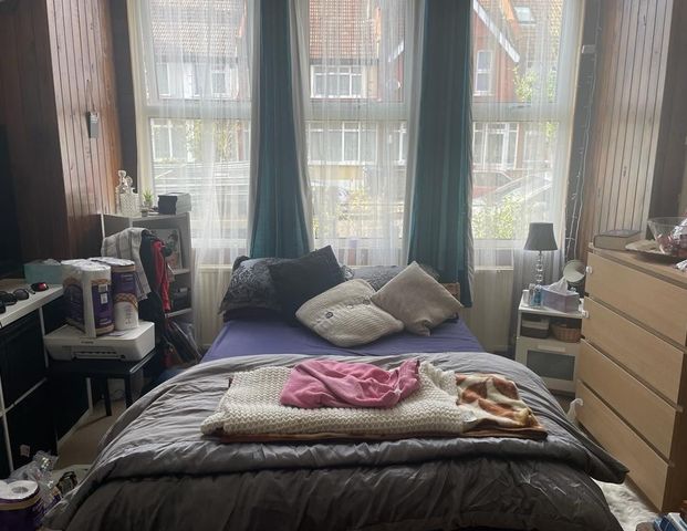 Room in a Shared House, Headcorn Road, CR7 - Photo 1