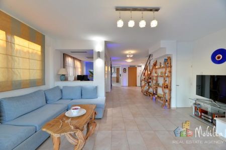 Detached House for rent - Photo 3