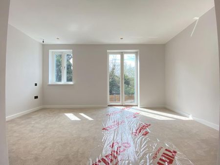 2 bedroom flat to rent - Photo 2