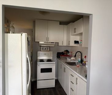 For Lease - 43 Wayne Avenue Unit# 2, Oshawa, Ontario - Photo 3