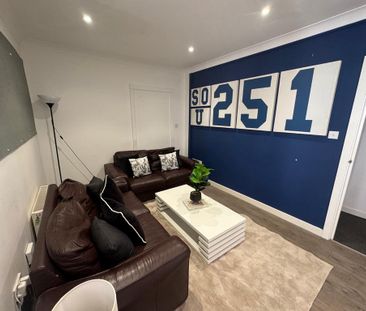 4 bedroom flat to rent - Photo 1