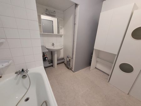 Location Appartement 3 pièces 68m² ROUBAIX 59100 - Photo 5