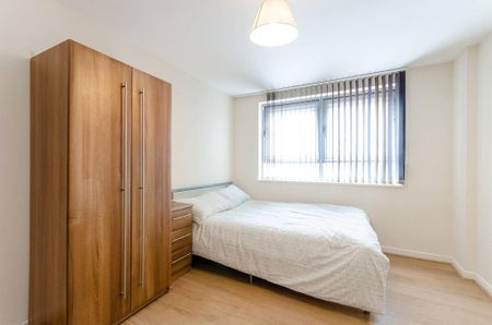 2 bedroom flat to rent - Photo 3