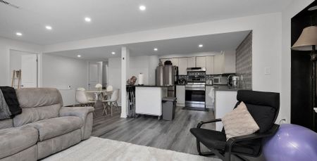 For Lease - 43 Westfield Drive, Whitby, Ontario - Photo 4