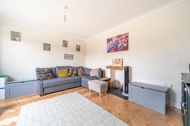 4 bedroom semi-detached house to rent - Photo 1