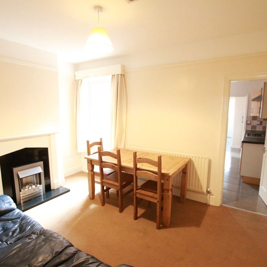 4 Bed Terraced House, Norris Road, RG6 - Photo 1