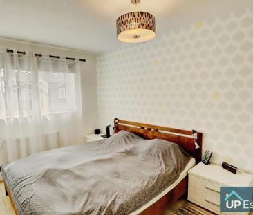 4 bedroom link detached house to rent - Photo 4