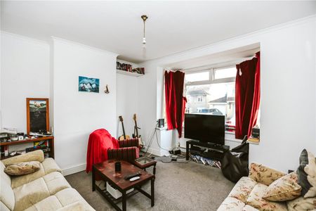 Queens Road, - Photo 2