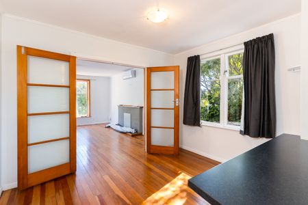 68 The Drive, Tawa - Photo 3