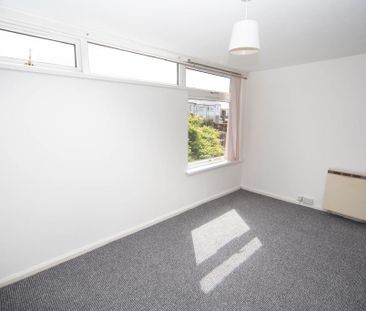 2 bedroom maisonette to rent - Photo 5