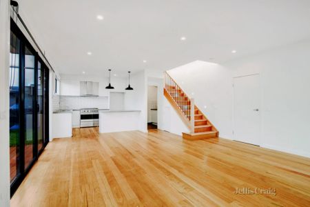 3 Bed, 2 Bath - Photo 2