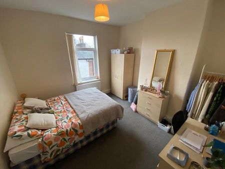 3 bedroom private hall to rent - Photo 5