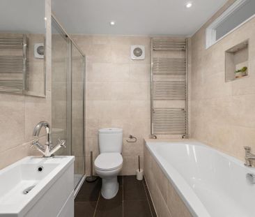 4 bedroom terraced house to rent - Photo 1