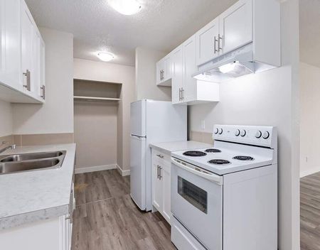 Classic Suite - 1 Bedroom - Photo 3