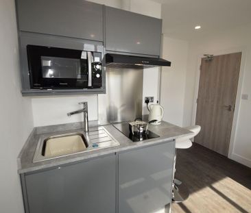 Studio to rent - Photo 2