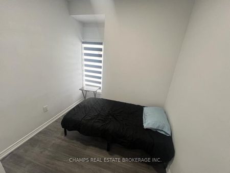 Detached Home For Lease | X6805466 - Photo 4