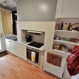 2 bedroom Flat in Sefton Court, Leeds - Photo 1