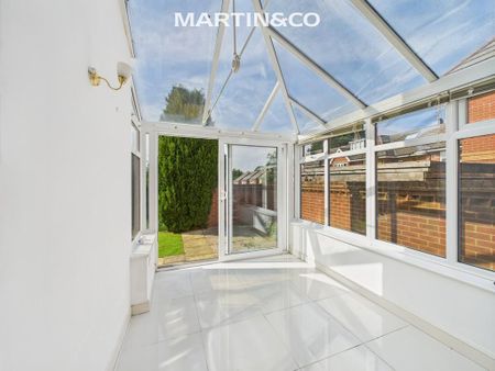 4 bedroom end of terrace house to rent - Photo 2