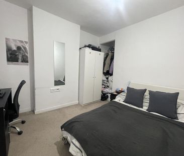 3 bedroom end of terrace house to rent - Photo 6