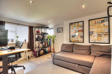 3 bedroom terraced house to rent - Photo 3
