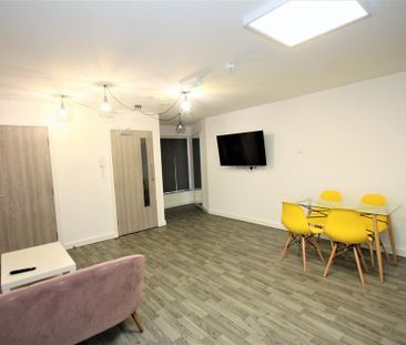3 bedroom flat to rent - Photo 6