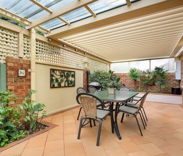 Perfect Boutique Townhouse in Prestige Location - Photo 1