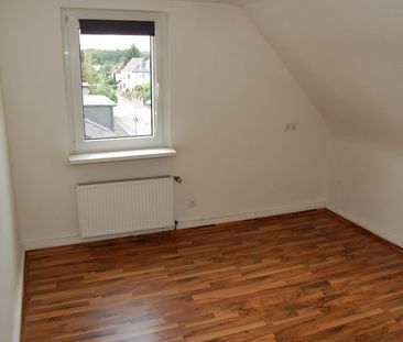 Gemütliche 2-Zimmer-Dachgeschosswohnung in zentraler Lage! - Photo 2