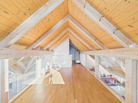 Einzigartige 4.5-Zimmer-Dachwohnung mit Galerie und Weitblick in Kaufdorf - Photo 4